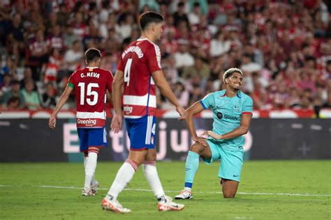 Le Fc Barcelone Arrache Le Match Nul Grenade Mais Perd Du Terrain En