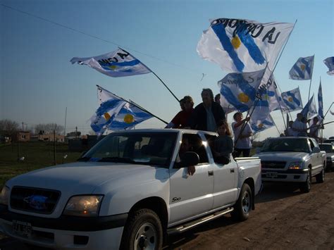 Frente para la Victoria Bragado Caravana de cierre de campaña