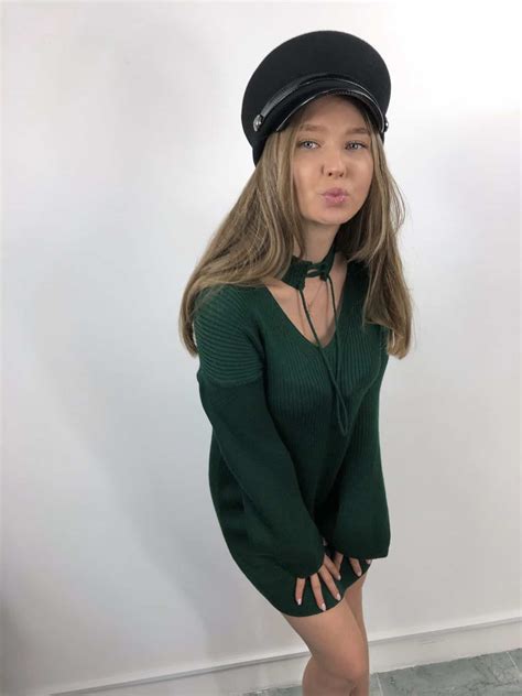 Платье с чокером (104 фото)