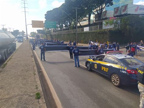 Policiais Rodoviários Federais Fazem Protesto Na Grande Bh Com