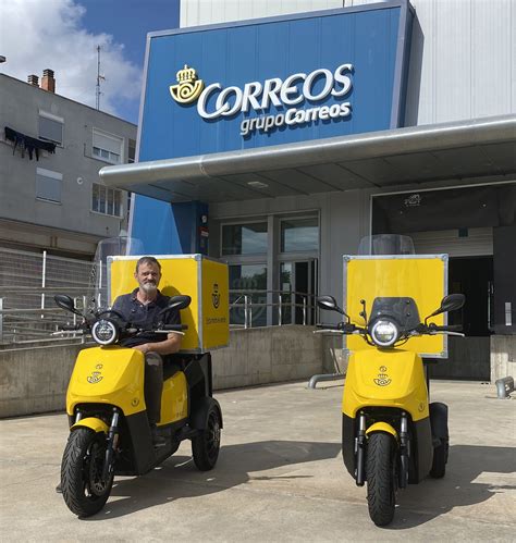 Correos ya reparte en Salamanca con 2 motos eléctricas de tres ruedas