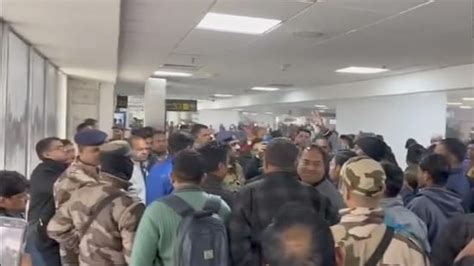 Delhi Airport Chaos Indigo Flyers Protest After Flight Is Cancelled