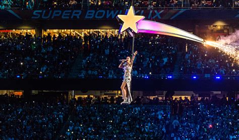 Katy Perry Super Bowl 2015 Half Time Performance Upclose [Photo Gallery ...