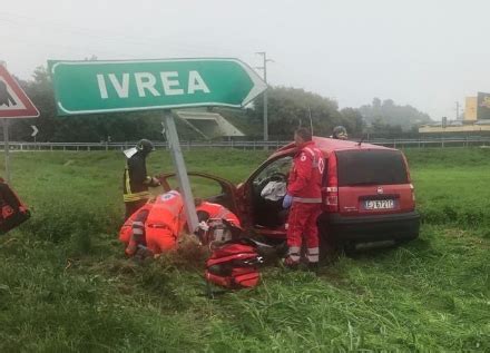 Pavone Ivrea Incidente Mortale Allo Svincolo Autostradale Della