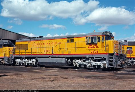 (U28C). Union Pacific #2808 G.E. 6 Axle diesel electric locomotive ...