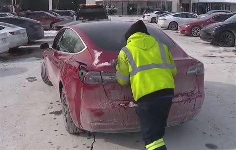 Зарядные станции для электромобилей Tesla перестали работать в Чикаго