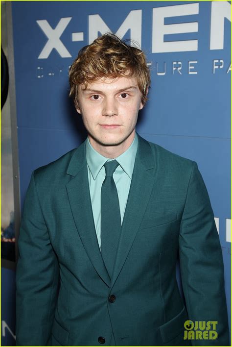 Photo Emma Roberts Evan Peters X Men Premiere Photo