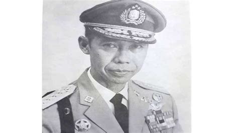 Foto Jenderal Hoegeng Didukung Jadi Pahlawan Nasional