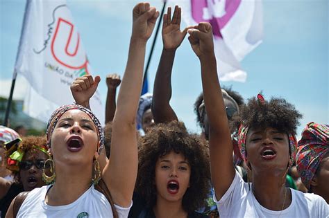 Das Candidatas Negras Sofreram Viol Ncia Racial Em Metr Poles