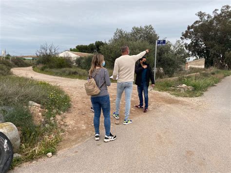 Vox Visita La Partida De Inmediaciones Y Recoge Las Quejas De Los