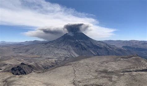 Volcán Ubinas inicia proceso eruptivo y el IGP recomienda activar la