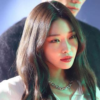 Chung Ha Chungha Official Instagram Photos And Videos Garotas