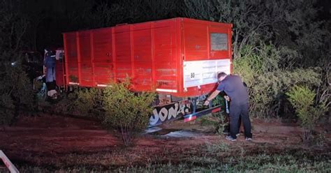 Camionero Acribillado En Valle Fértil Fotos De La Escena Del Crimen