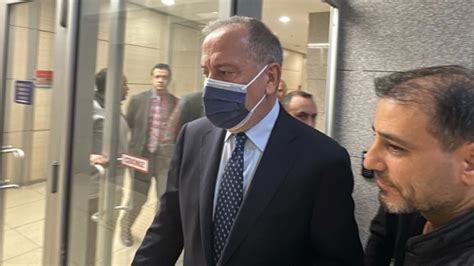 Gazeteci Fatih Altaylı sosyal medya paylaşımları nedeniyle soruşturma