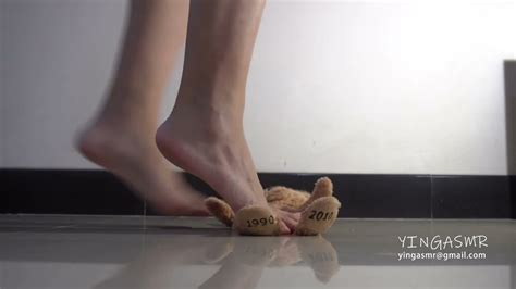 Girl Barefoot Crush Teddy Youtube