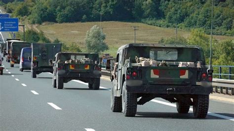 Verletzte Bei Unfall Mit Milit R Konvoi Auf A Autobahn Noch Stunden