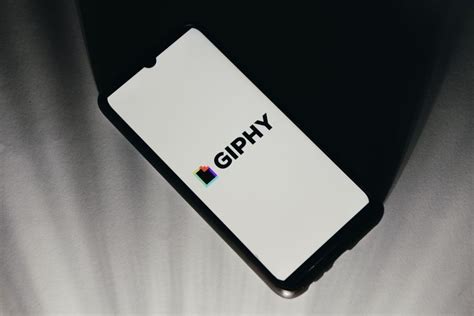 Shutterstock To Buy Metas Giphy For 53 Million Crains New York