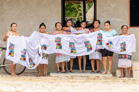 La Jornada Maya Quintana Roo Miguel Améndola Artesanas De Tulum