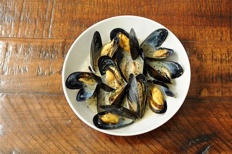 Cooked Mussels In White Wine Sauce Giuseppes Market