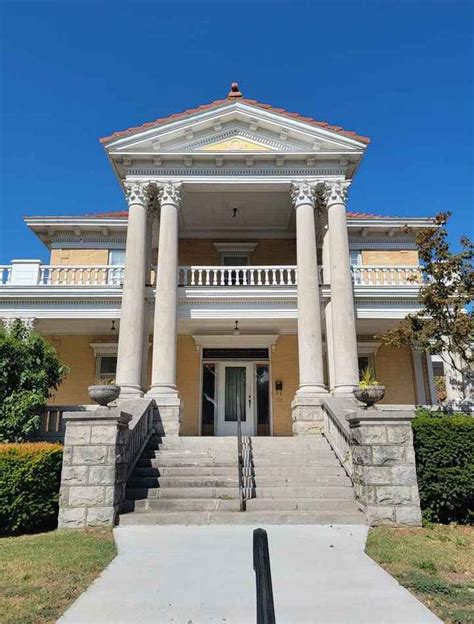 1906 Classical Revival in Independence, KS - Old House Dreams