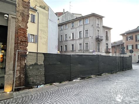 Milano Cinque Vie Ticinese Cantiere Via Zecca Vecchia Fine Marzo