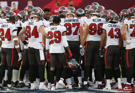 Nfl Training Camp 2021 5 Buccaneers Players On The Roster Bubble Heading Into Training Camp