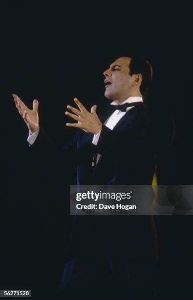 127 Freddie Mercury Barcelona Stock Photos, High-Res Pictures, and Images - Getty Images