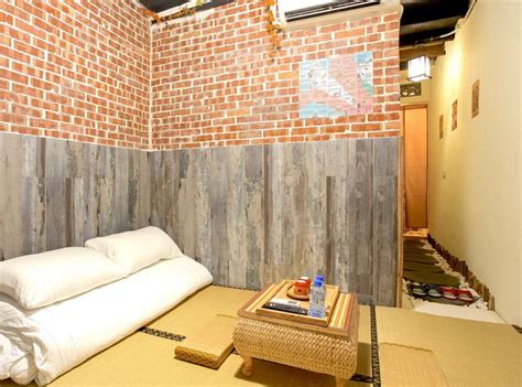 Nearly A Hundred Years Old House Close To Shennong Street Can