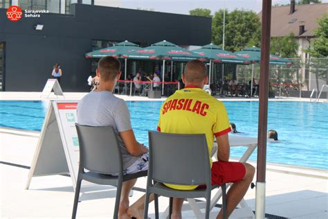 Foto Bazen Na Dobrinji Zvani No Otvoren Za Posjetioce Pogledajte Kako