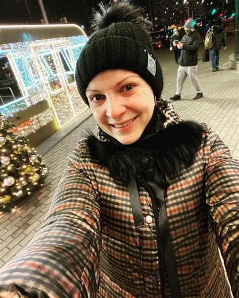 St Skniona Za S O Cem Magdalena Naro Na Wspomina Wakacje Zdj Ciem W Bikini Foto Pudelek