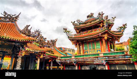 Longshan Temple In Taipei Taiwan Stock Photo Alamy