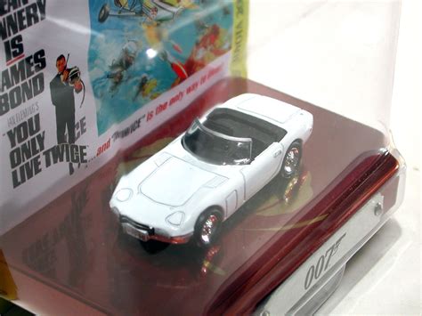 Toyota 2000GT Johnny Lightning JLSP305