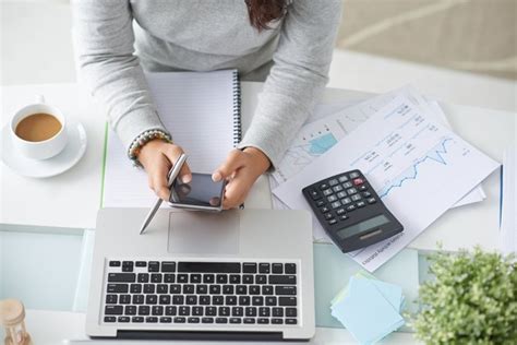Single Vs. Head of the Household on Your Taxes | Sapling