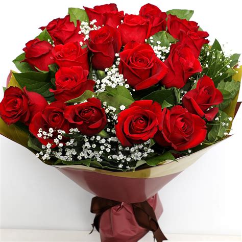 Elegant Bunch Of Roses Uae T Elegant Bunch Of Roses Ferns N Petals