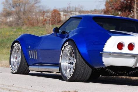 Chevrolet Corvette C3 Widebody In Blue And White