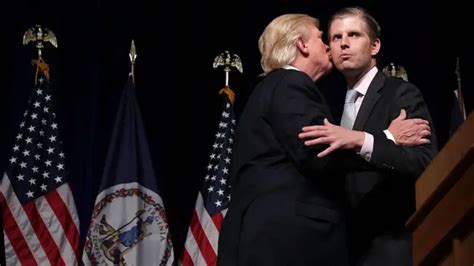 Eric Trump Anasema Kuwa Muhudumu Alimtemea Mate Katika Baa Moja Chicago