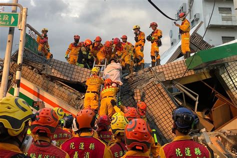 Strong Quake Strikes Eastern Taiwan Buildings Roads Damaged