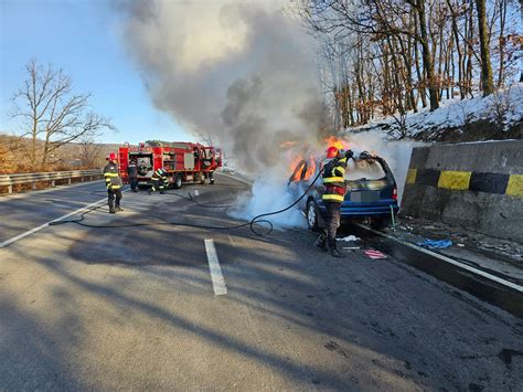 Autoturism cuprins de flăcări la Erghevița RTS