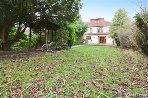 4 Bedroom End Terrace House For Sale Dawlish Drive Ilford Ig3 £750 000