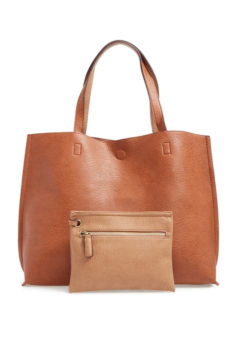 I M Obsessed With These Chic Vegan Leather Bags Vegan Leather Bag