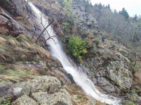 Randonnée Cascades du Devès et château de Rochebonne Randonnées