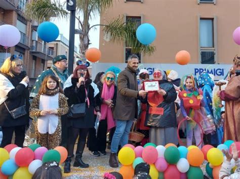 Migliaia In Centro Per Il Ritorno Del Carnevale Di P S Giorgio Vince