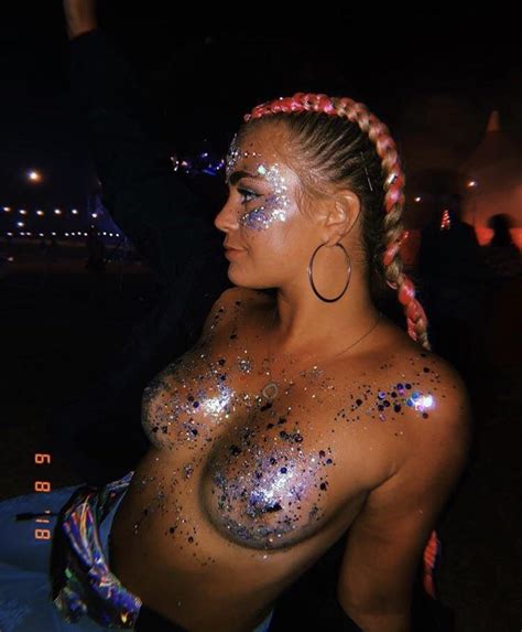 Glitter Tits R Festivalsluts