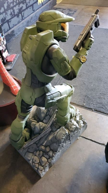 Halo 2 Master Chief Action Statue X Box Promo Rare 4