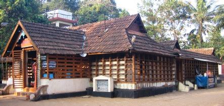 Pandalam Ayyappa Temple Darshan Timings, Poojas & History | Kerala