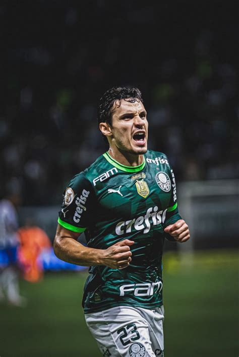 Raphael Veiga Em Futebol Palmeiras Palmeiras Fc Wallpaper