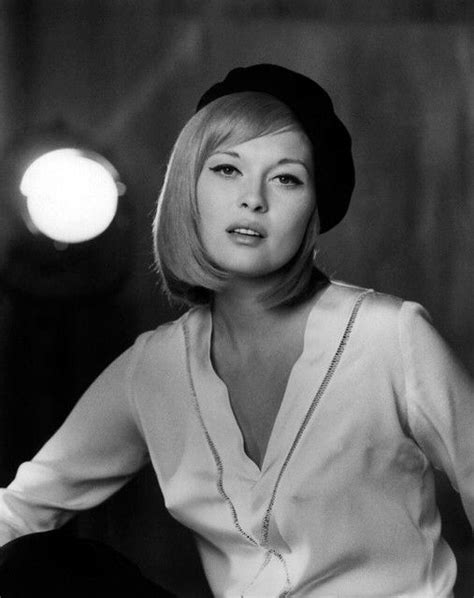 Faye Dunaway Publicity Photo For Arthur Penns Bonnie And Clyde 1967