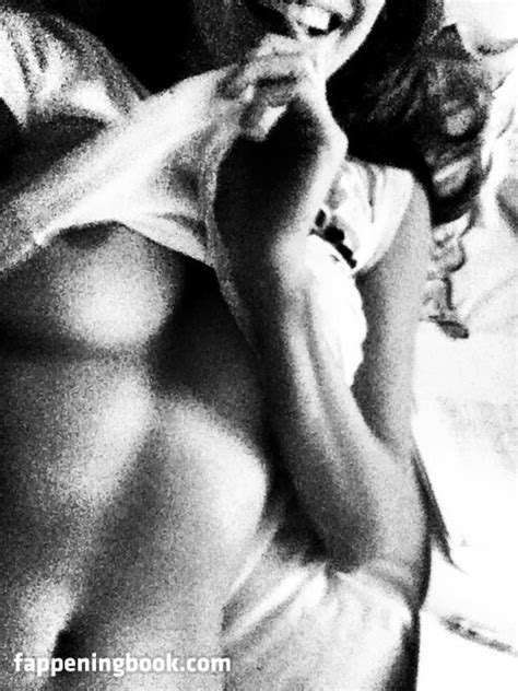 Lake Bell Nude OnlyFans Leaks Fappening Page FappeningBook