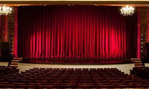 Let’s go to the theatre! - Babylon Radio