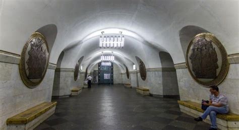 У Києві на станції метро "Вокзальна" затримали 22-річного чоловіка з ...